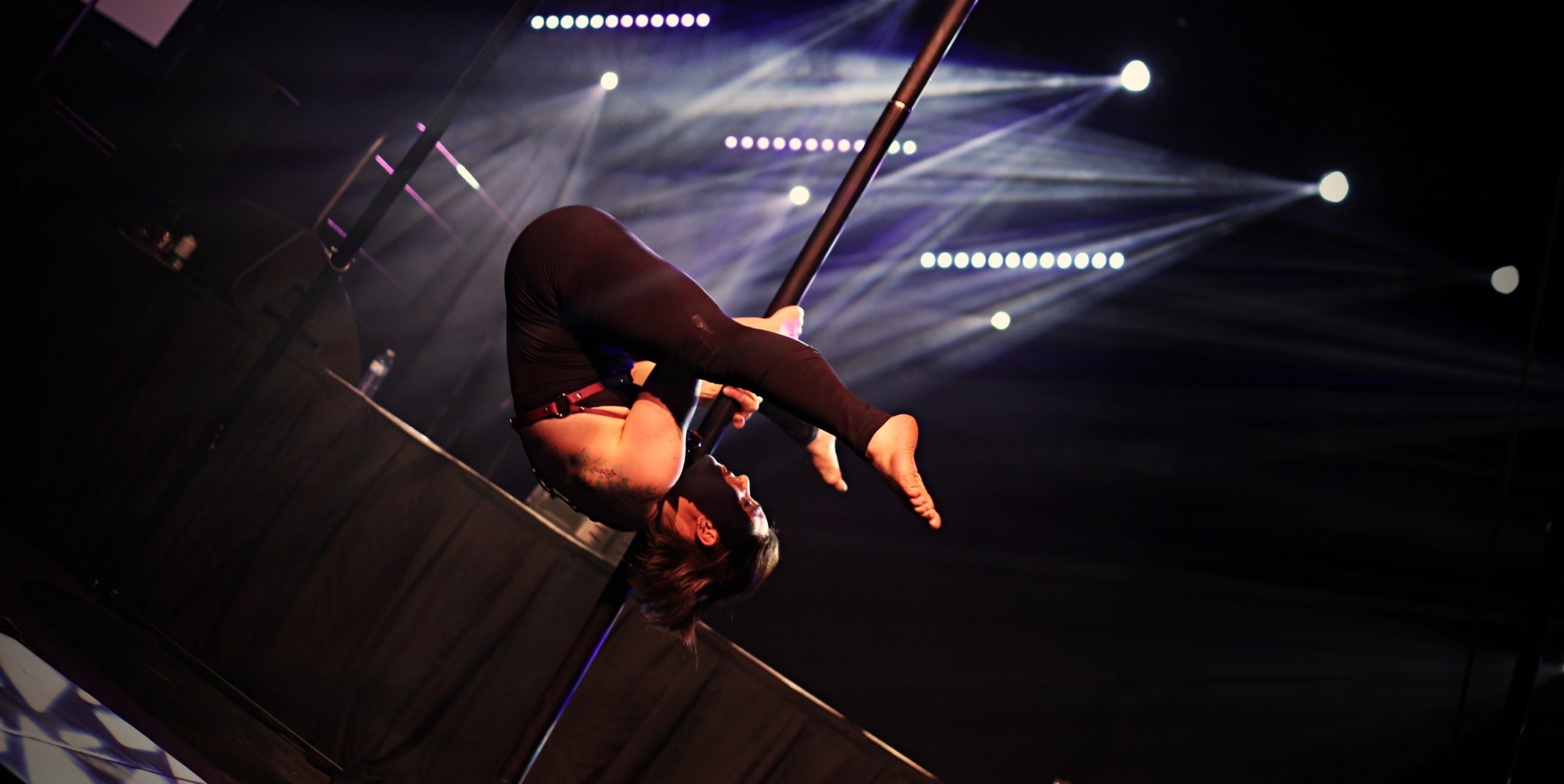 lifestyle acrobat show 05